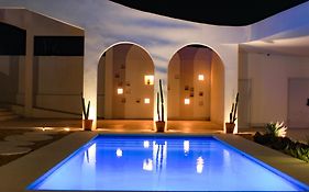 Roka Hotel Boutique